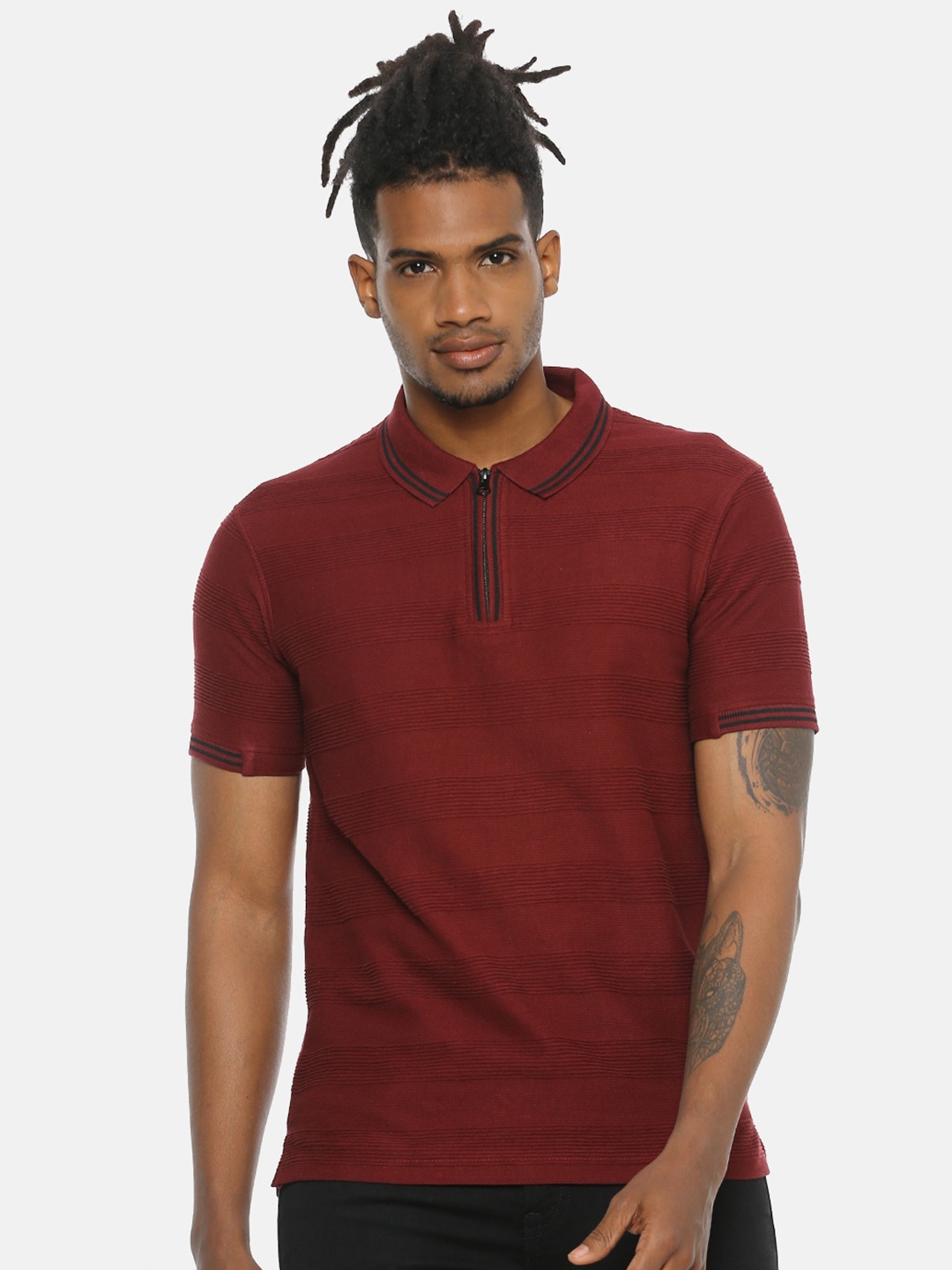 

Campus Sutra Men Maroon Self Design Henley Neck Pure Cotton T-shirt