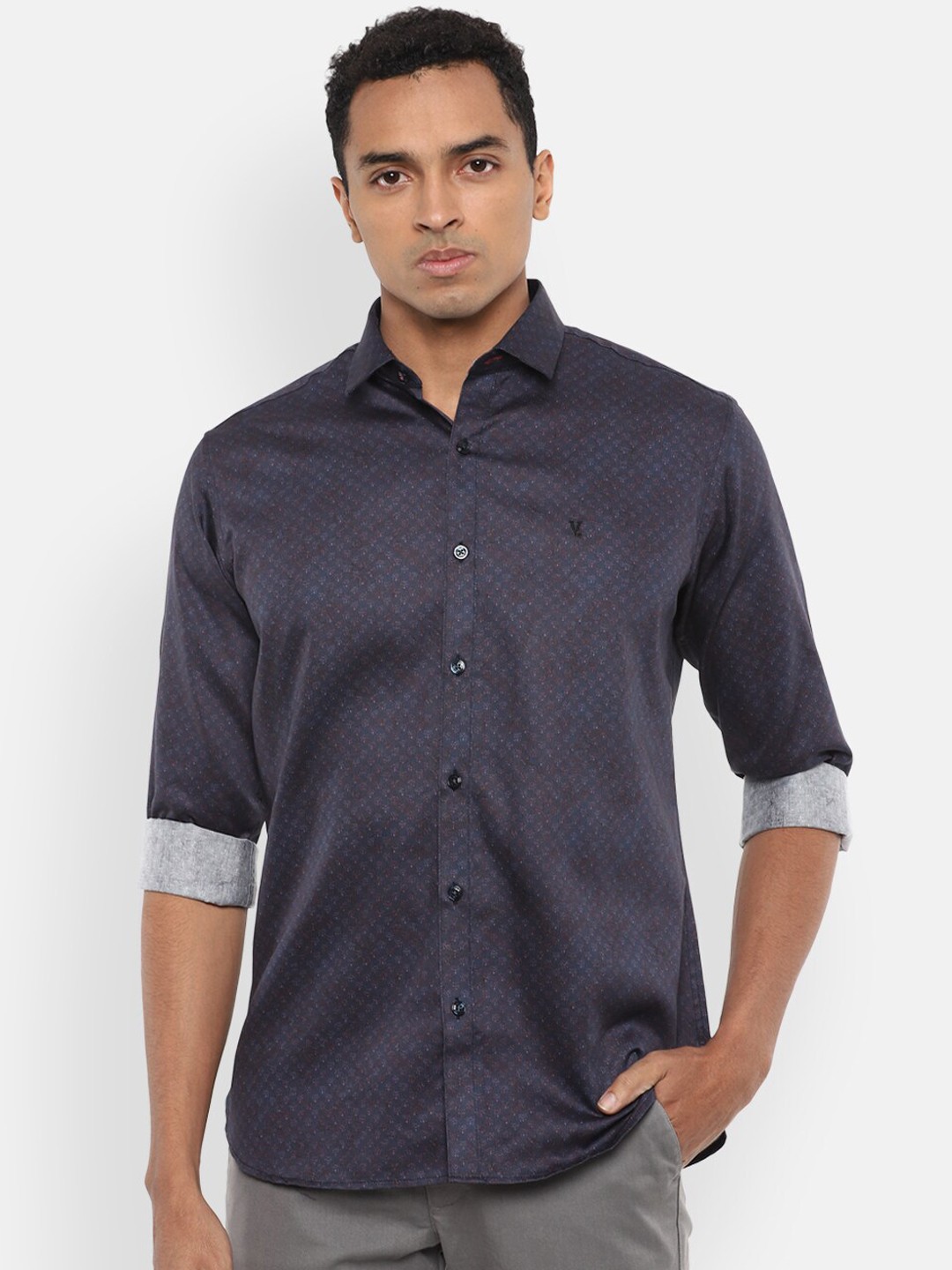 

V Dot Men Grey Slim Fit Printed Cotton Casual Shirt
