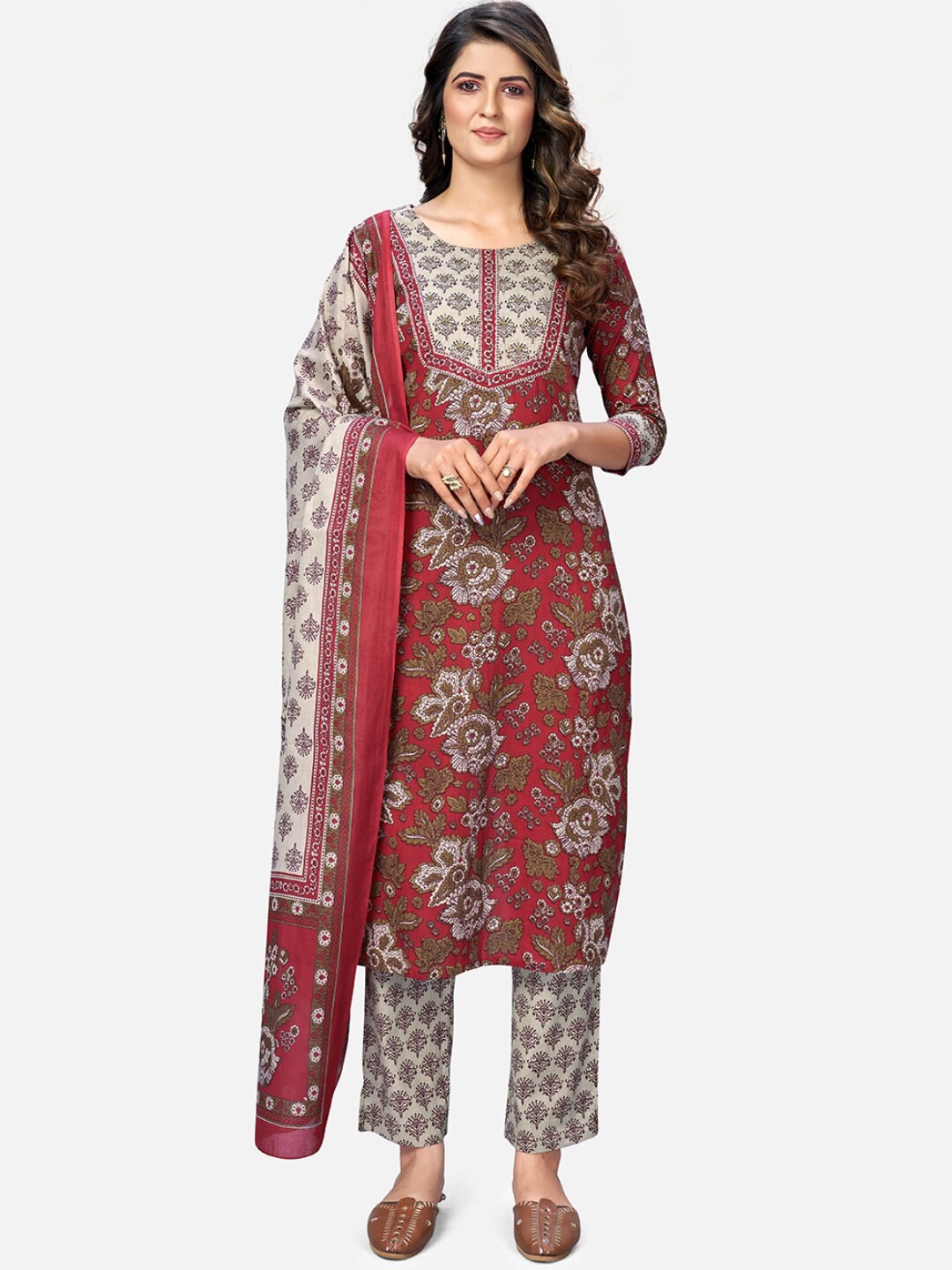 

Vbuyz Women Red Printed Regular Straight Kurta & Trousers With Dupatta