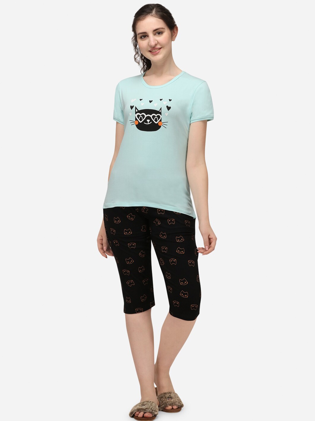 

Lenissa Women Turquoise Blue & Black Printed Night suit