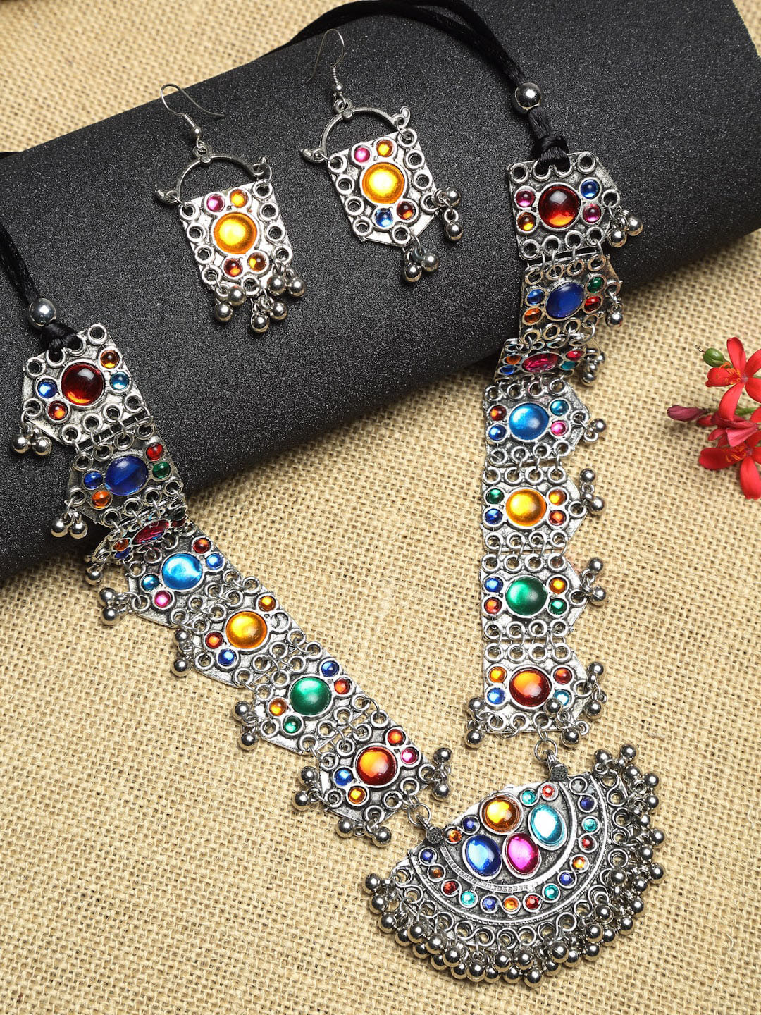 

NEUDIS Orange Oxidized Silver-Toned Stone-Studded Jewellery Set