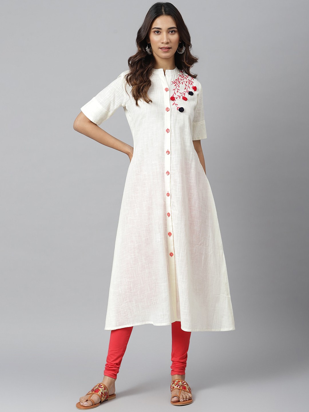 

JAIPUR ATTIRE Women Cream-Coloured Floral Embroidered Cotton Kurta
