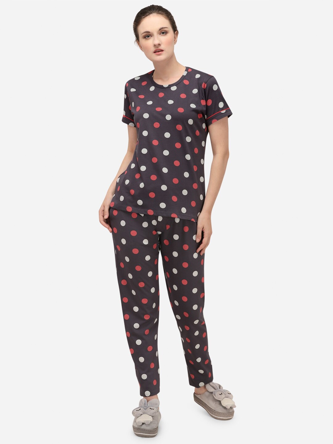 

Lenissa Women Grey & White Printed Night suit