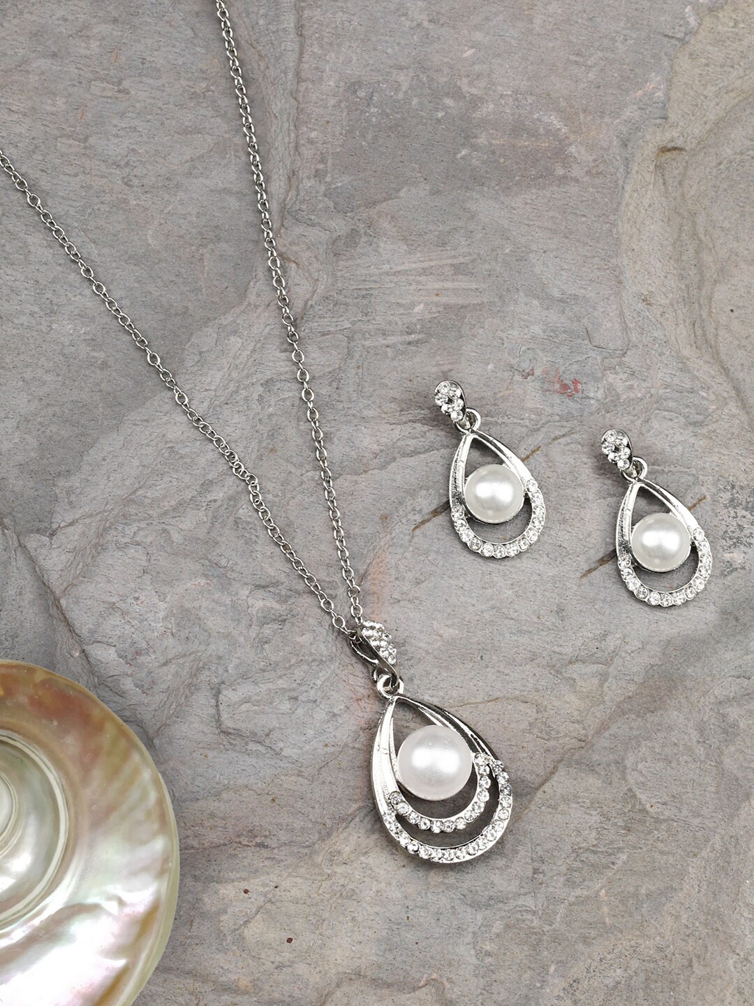 

Pearls & Stones Silver Plated Pendant Set, White