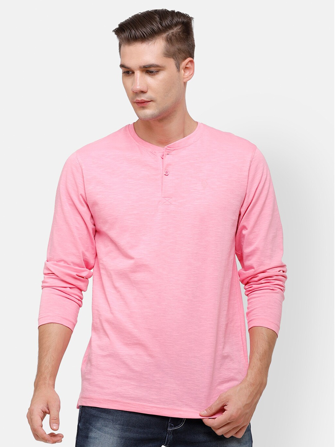 

Classic Polo Men Pink Solid Henley Neck T-shirt