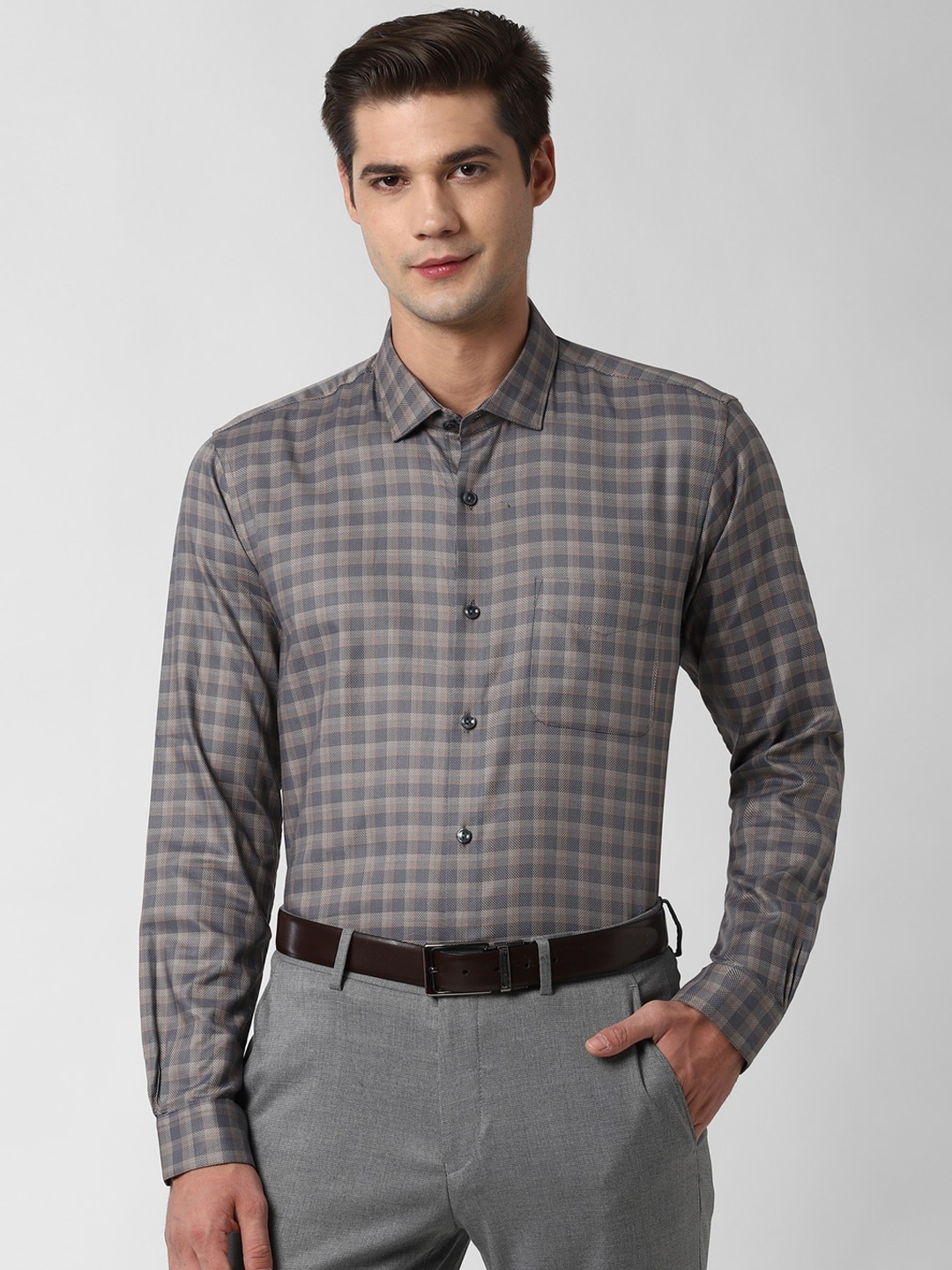 

Peter England Elite Men Grey Regular Fit Checked Cotton Formal Shirt