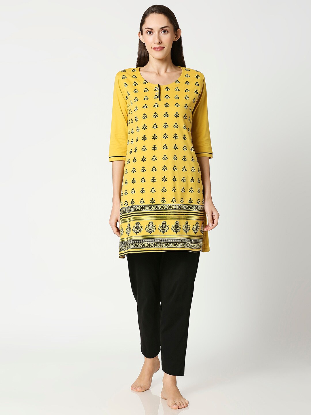 

AV2 Women Yellow & Black Printed Night suit