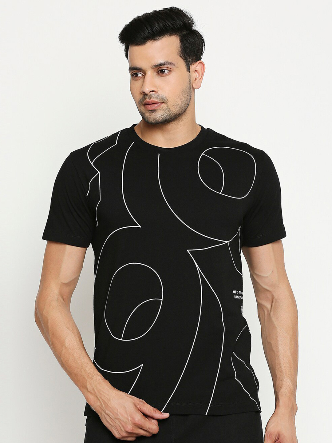 

Mufti Men Black & White Printed Round Neck T-shirt