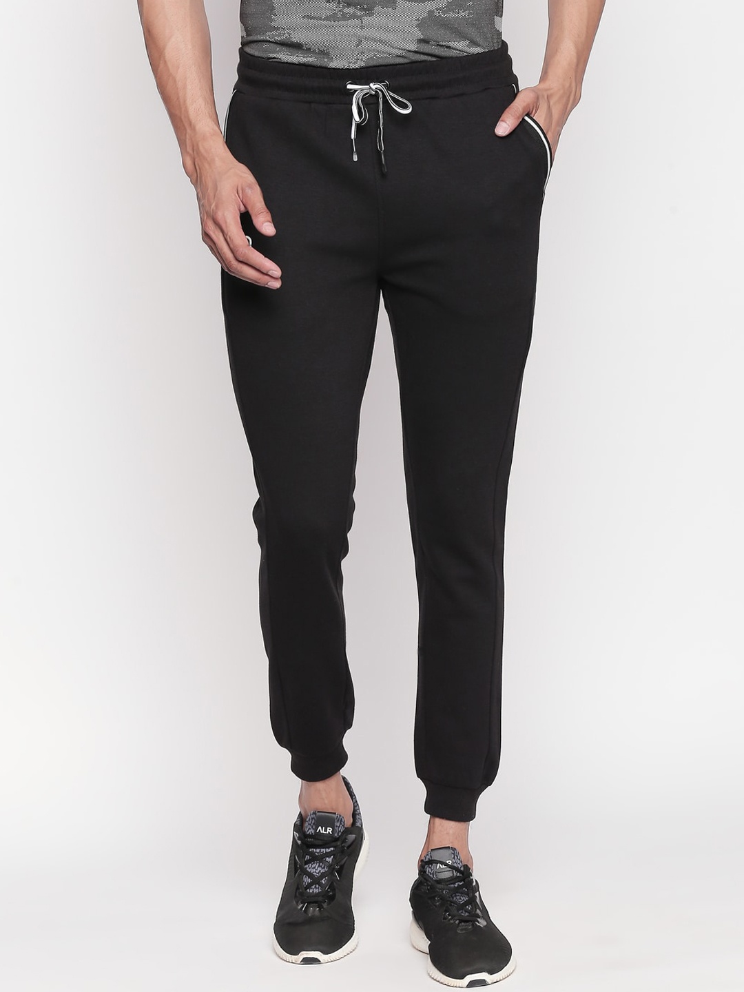 

Ajile by Pantaloons Men Black Solid Slim-Fit Joggers