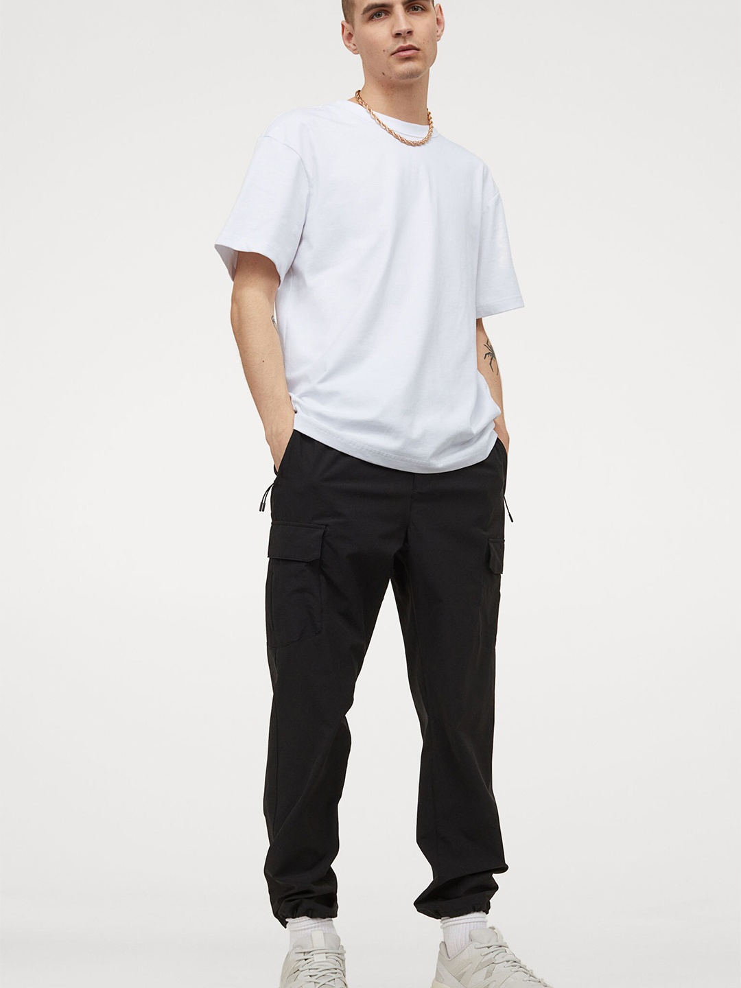 

H&M Men White Solid COOLMAX Relaxed Fit T-shirt