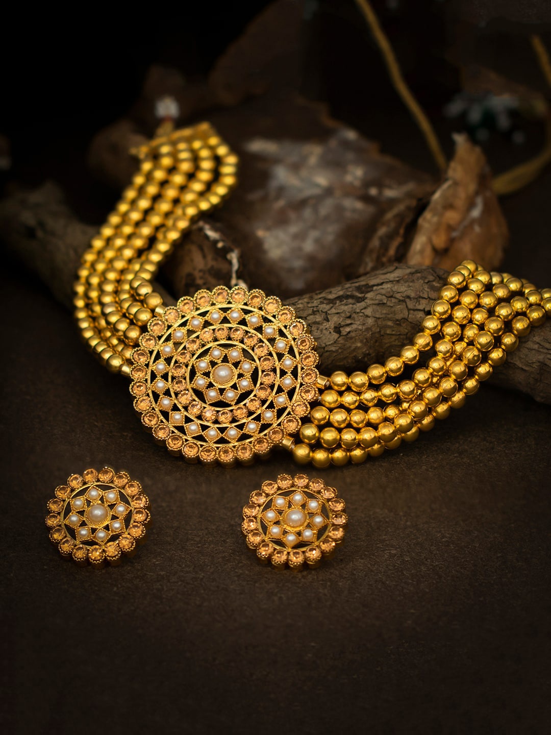 

Sukkhi Gold-Plated White & Beige Stone-Studded & LCT Pearl Beaded Jewellery Set