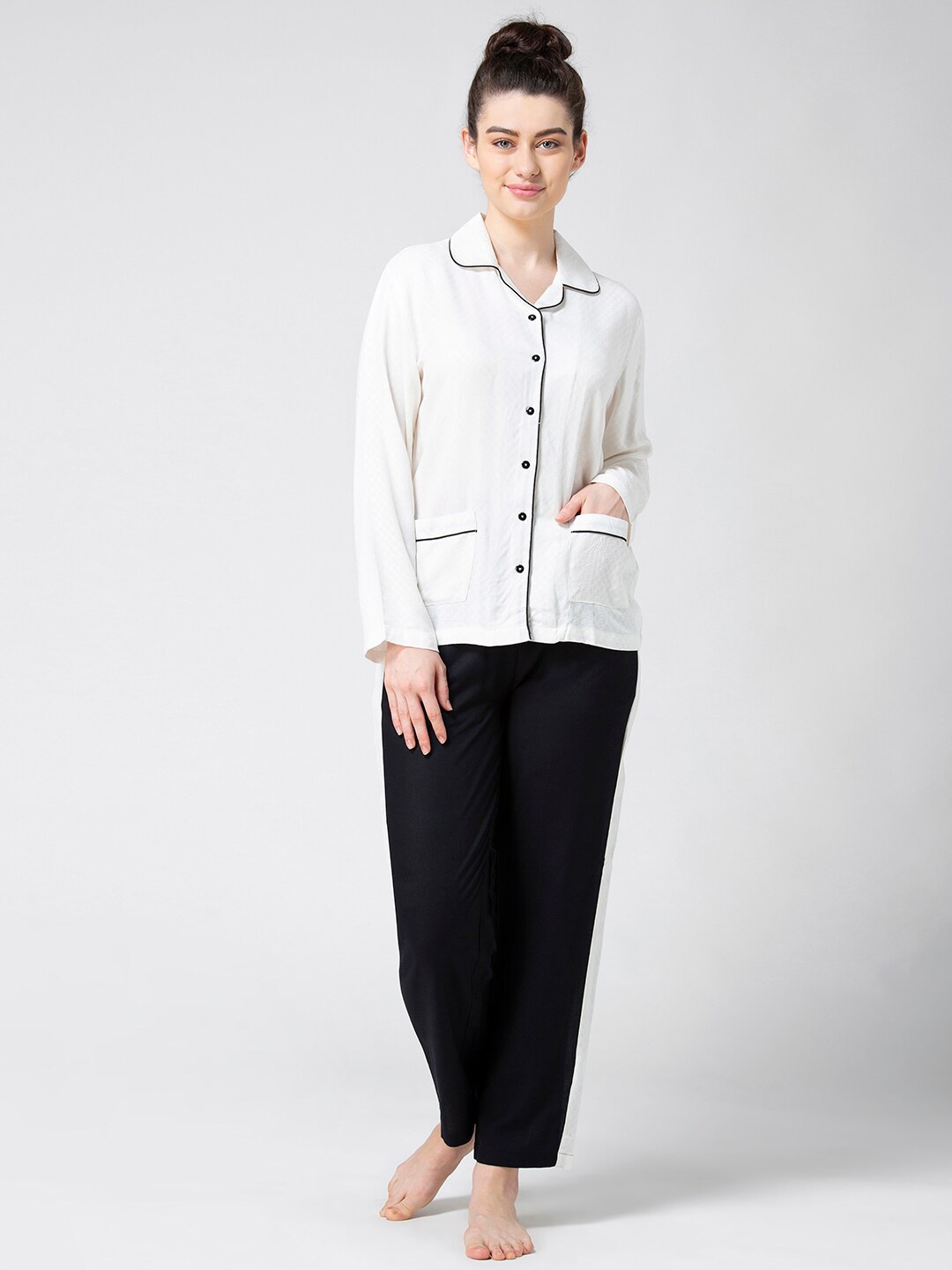 

ADORENITE Women White & Black Solid Night suit