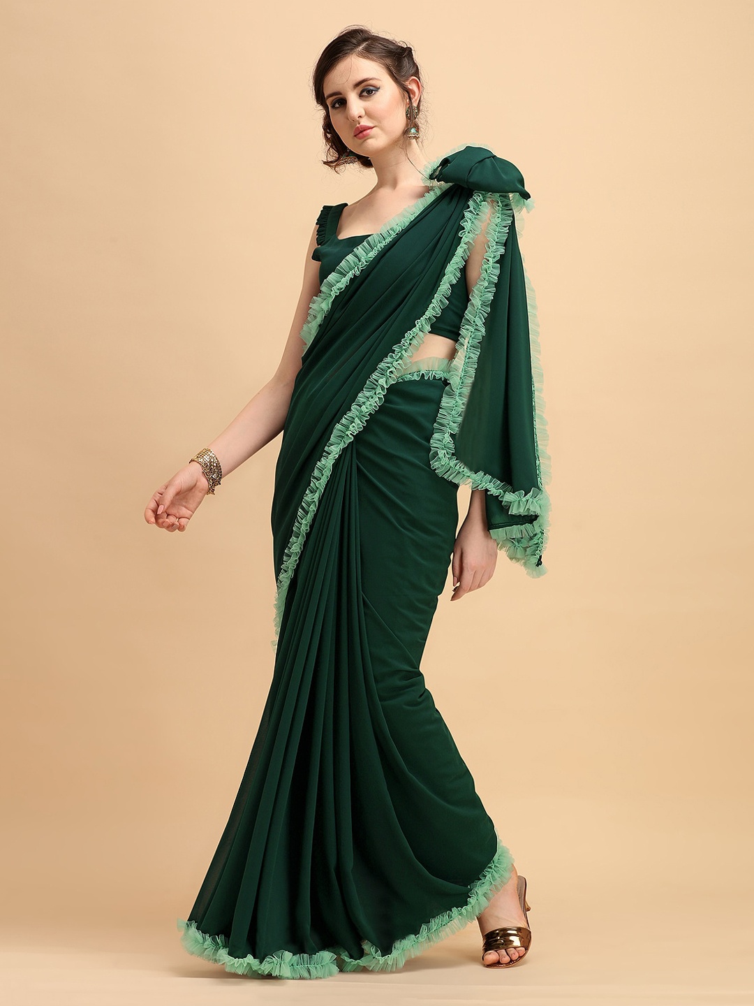 Sangria Women Solid Ruffle Saree, Green