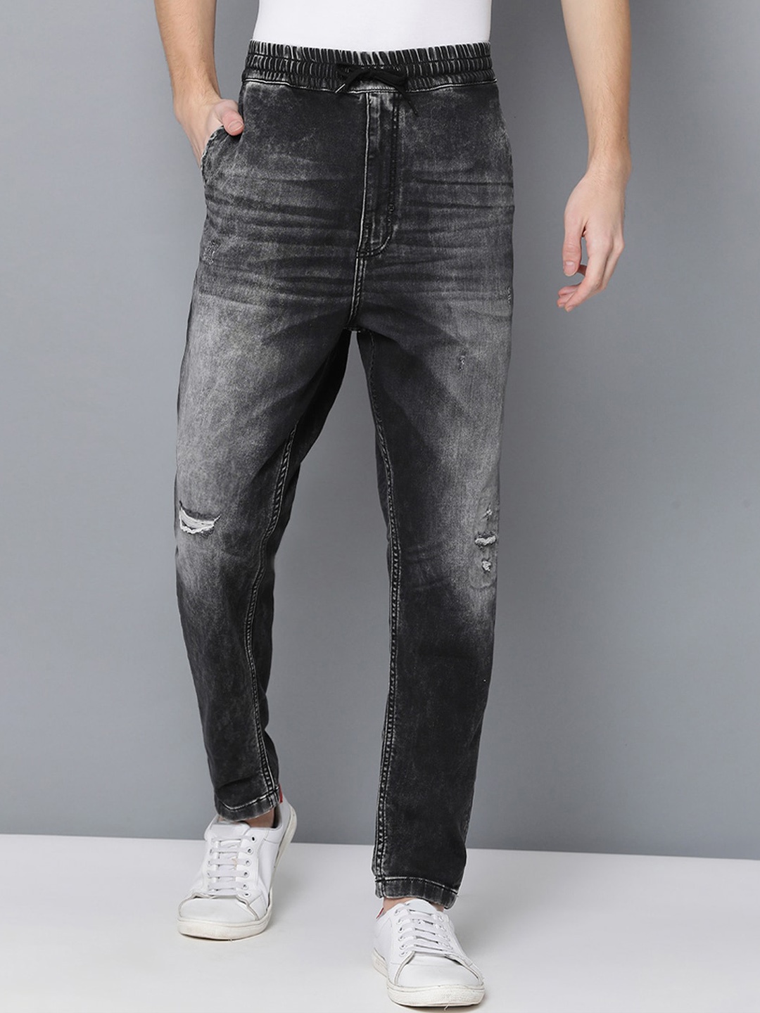 

Antony Morato Men Black Slim Fit Low Distress Heavy Fade Jeans
