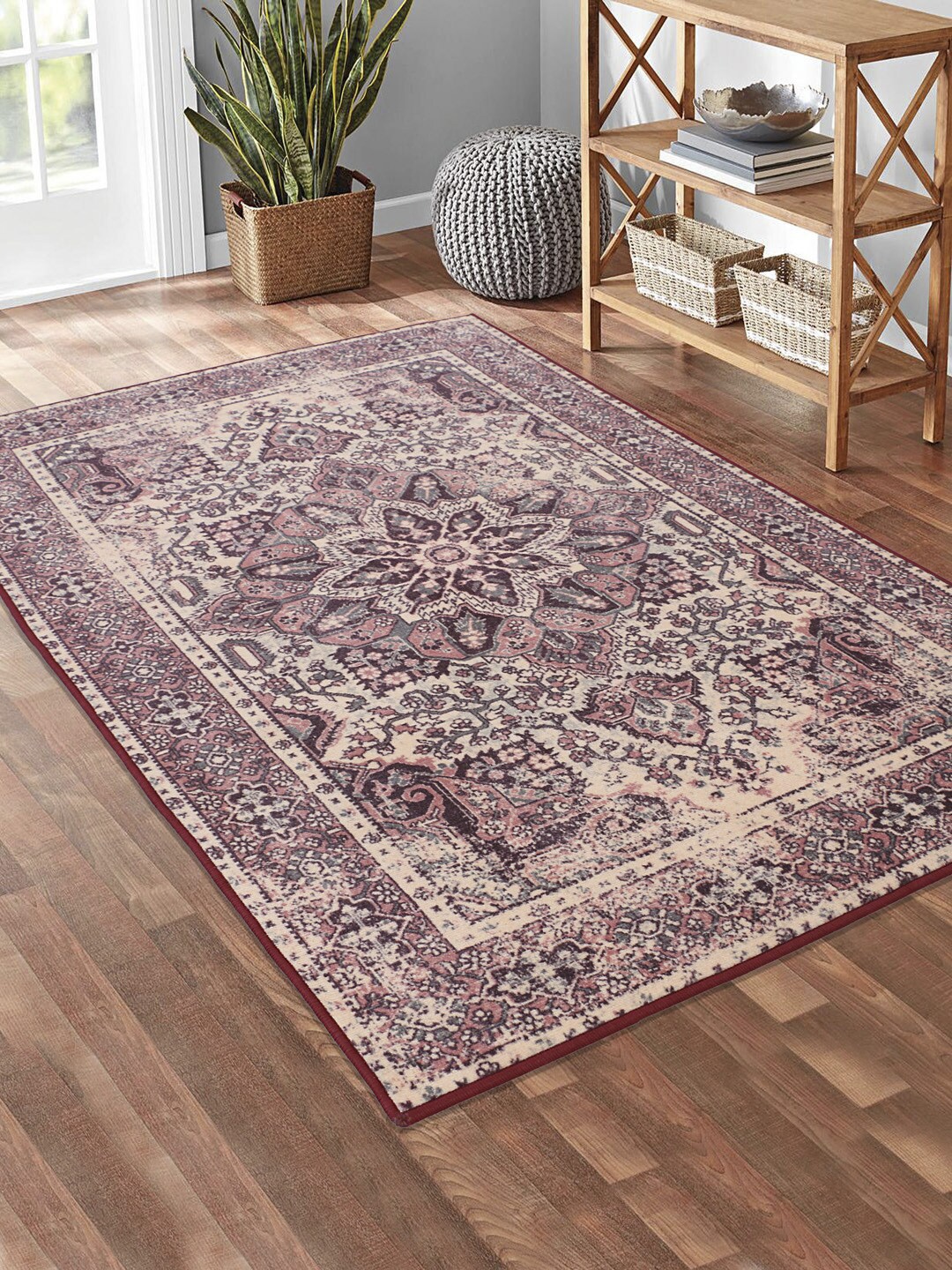 

RUGSMITH Beige & Maroon Premium Classical Pattern Shibori Madallion Carpet