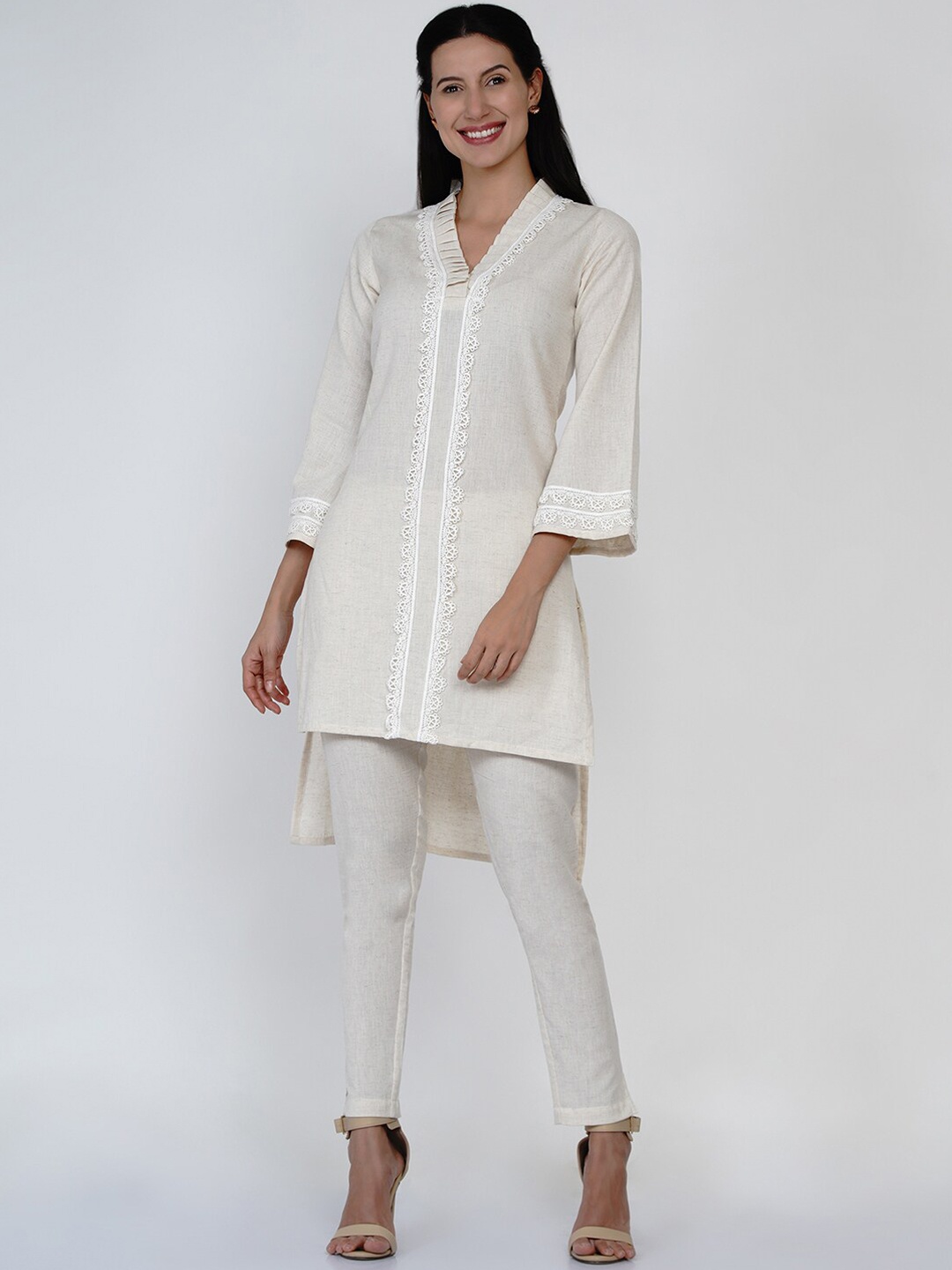 

FABNEST Women Off White Yoke Design Lace Insert Detailed Kurta