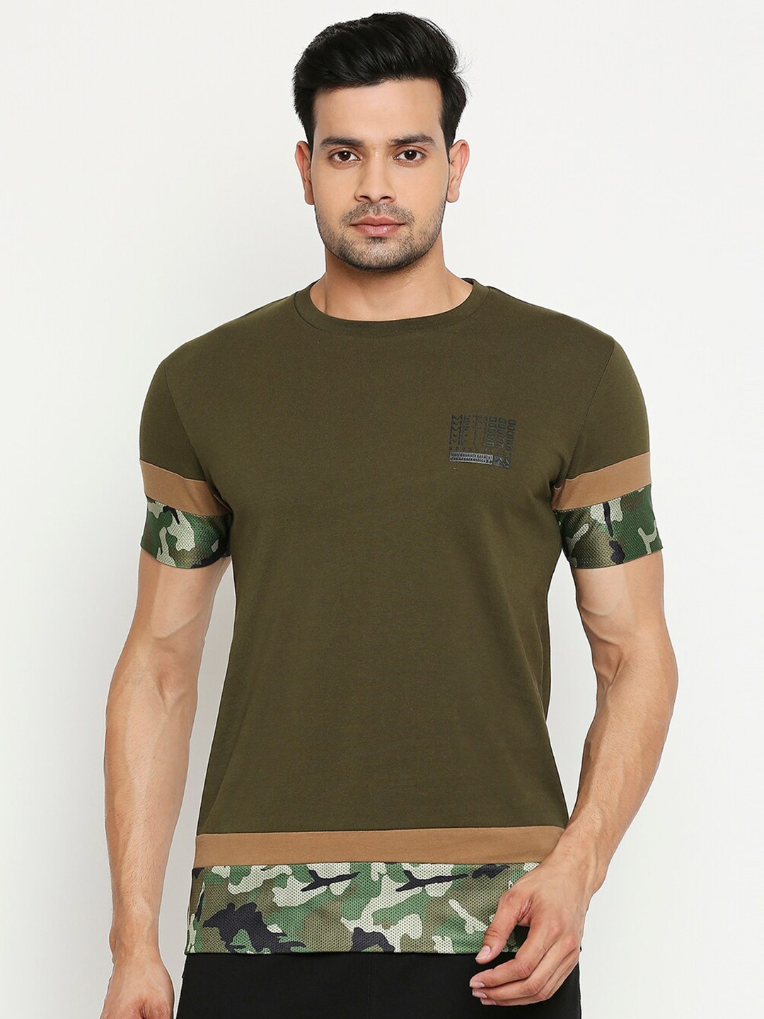 

Mufti Men Olive Green Camouflage Printed Round Neck T-shirt