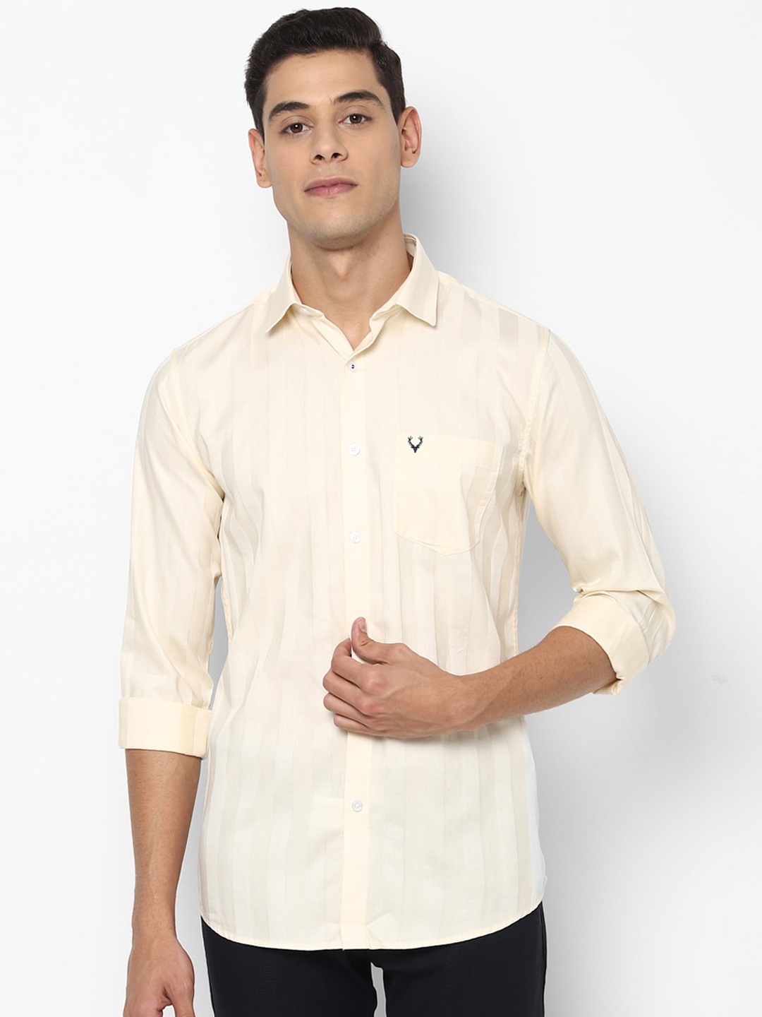 

Allen Solly Men Cream-Coloured Pure Cotton Slim Fit Striped Casual Shirt