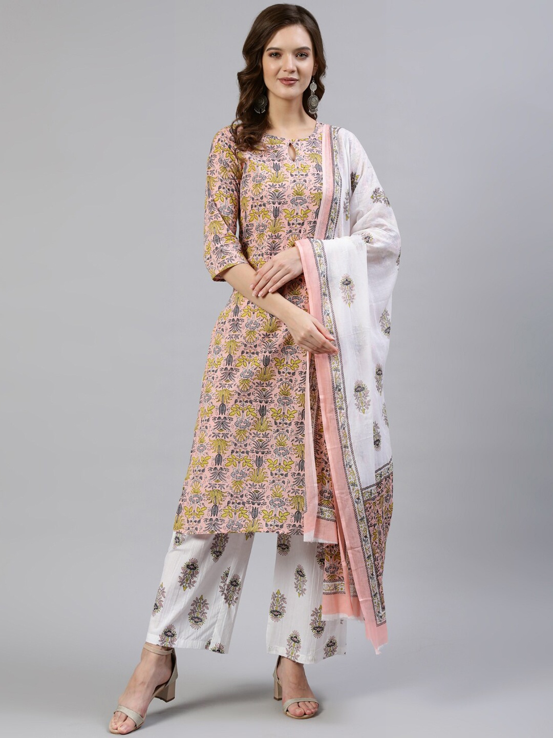 

Nayo Women Peach-Coloured & White Straight Screen Print Cotton Kurta Set & Dupatta