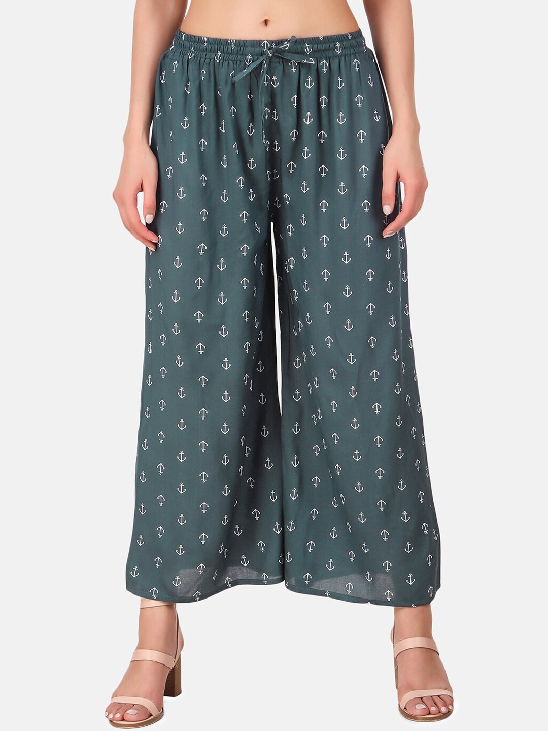 

Aawari Women Grey & White Regular Fit Printed Regular Trousers
