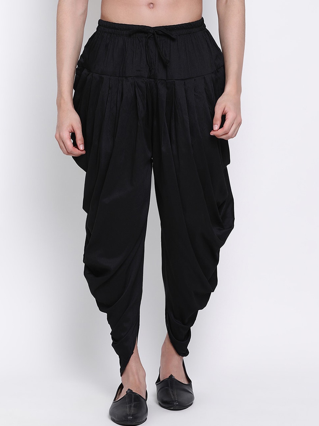 

Sanwara Men Black Solid Dhoti