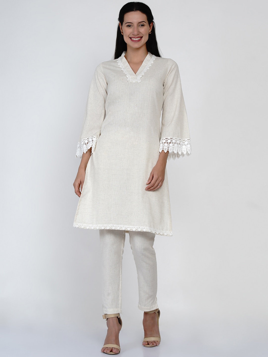 

FABNEST Women Off White Flared Sleeves Lace Insert Detailed Kurta