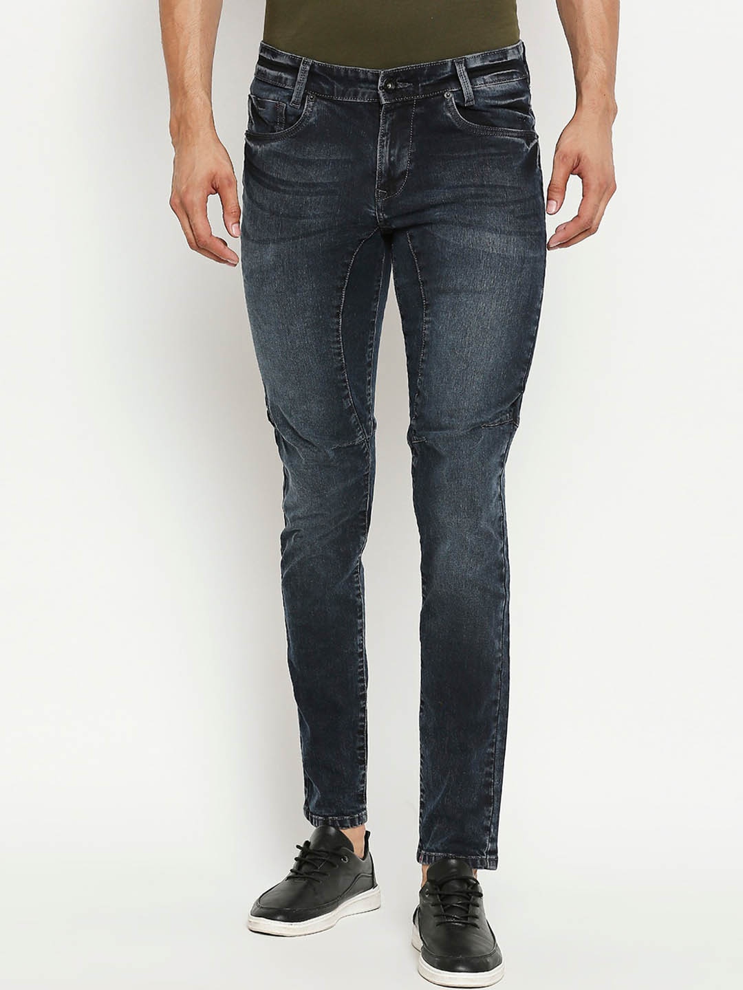 

Mufti Men Black Relaxed Fit Clean look Light Fade Mid-Ride Jeans