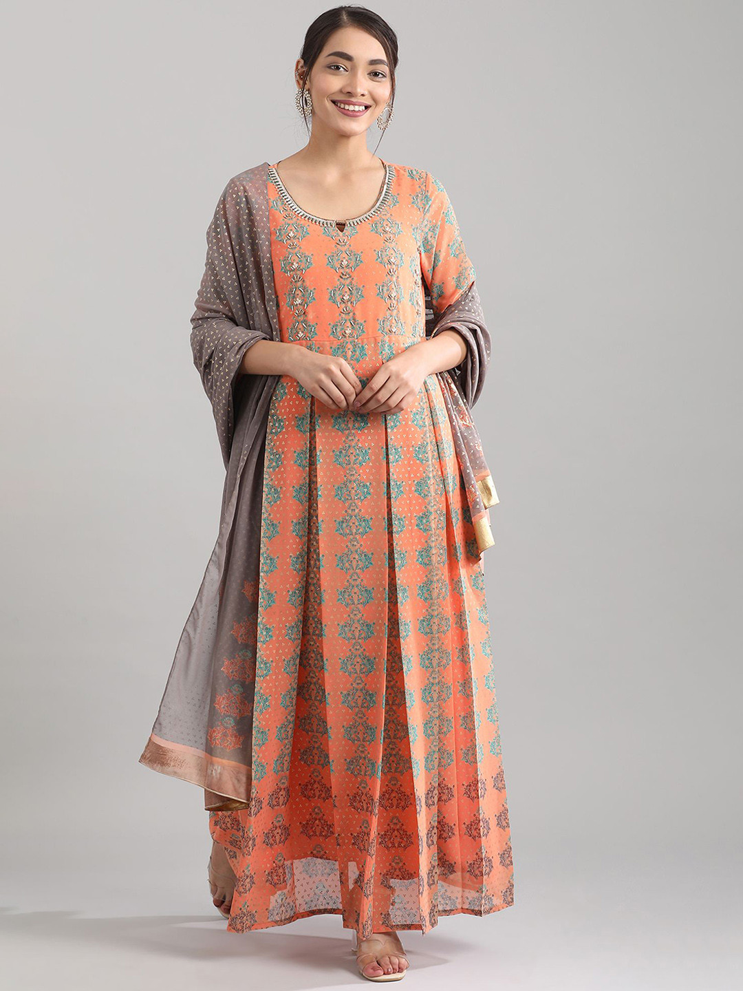 

AURELIA Women Peach-Coloured & Blue Printed Flared Sleeves Anarkali Kurta With Dupatta