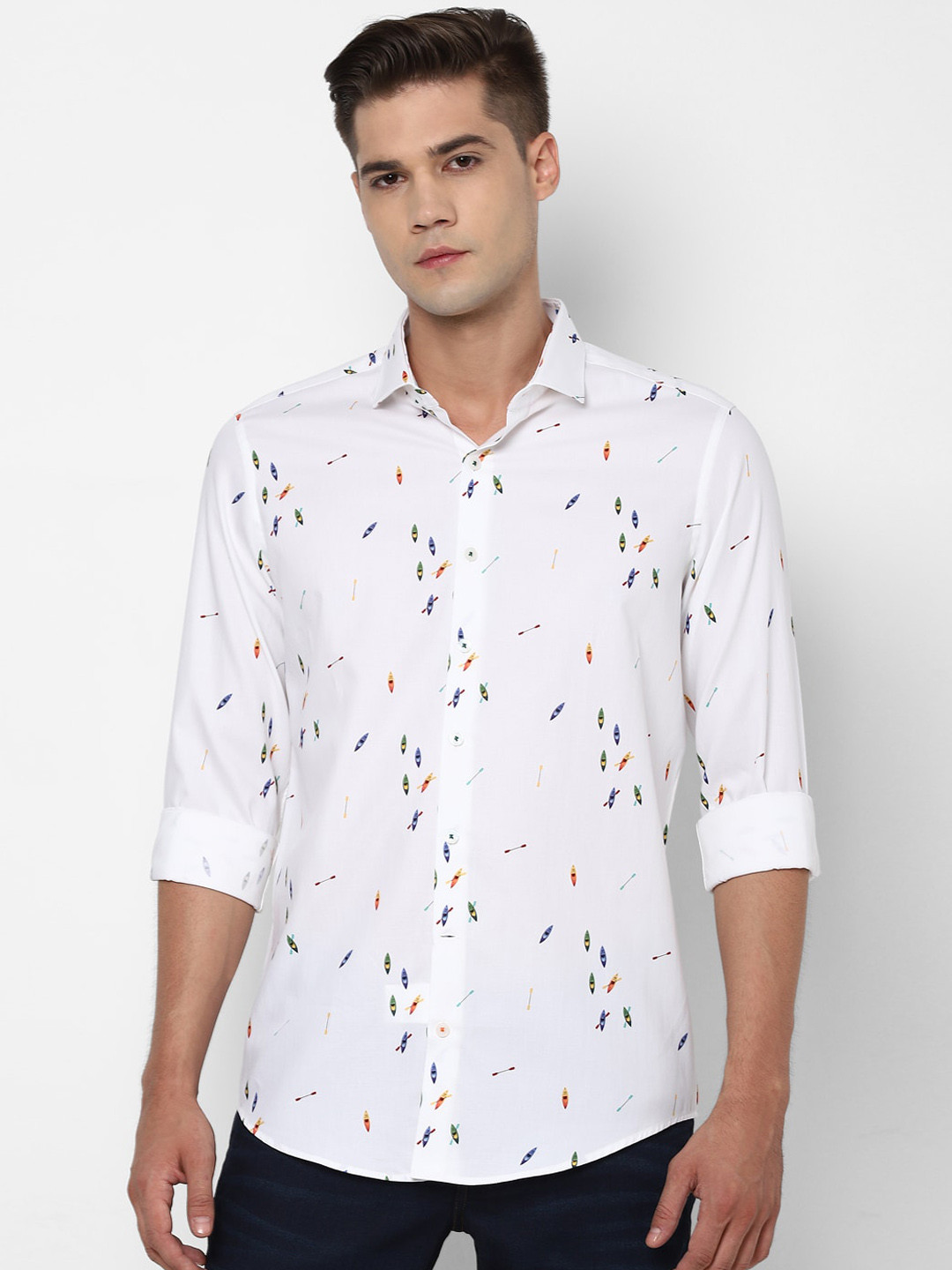 

SIMON CARTER LONDON Men White & Navy Blue Slim Fit Printed Casual Shirt