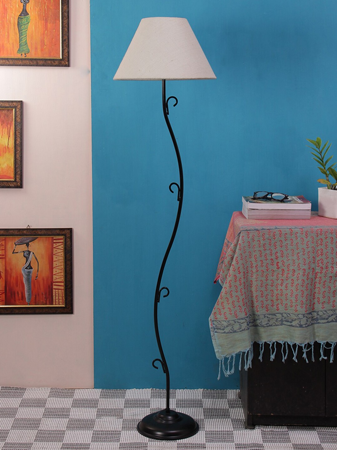 

Devansh White Solid Traditional Club Lamp with Shade