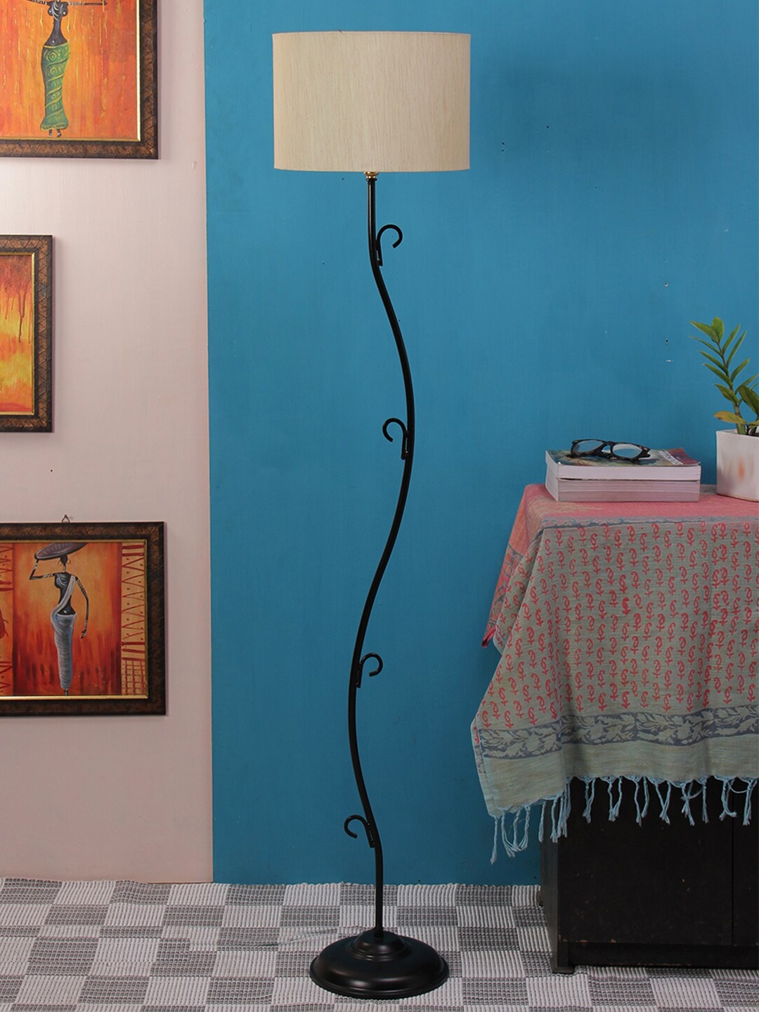 

Devansh Off-White & Black Solid Traditional Club Lamp with Shade
