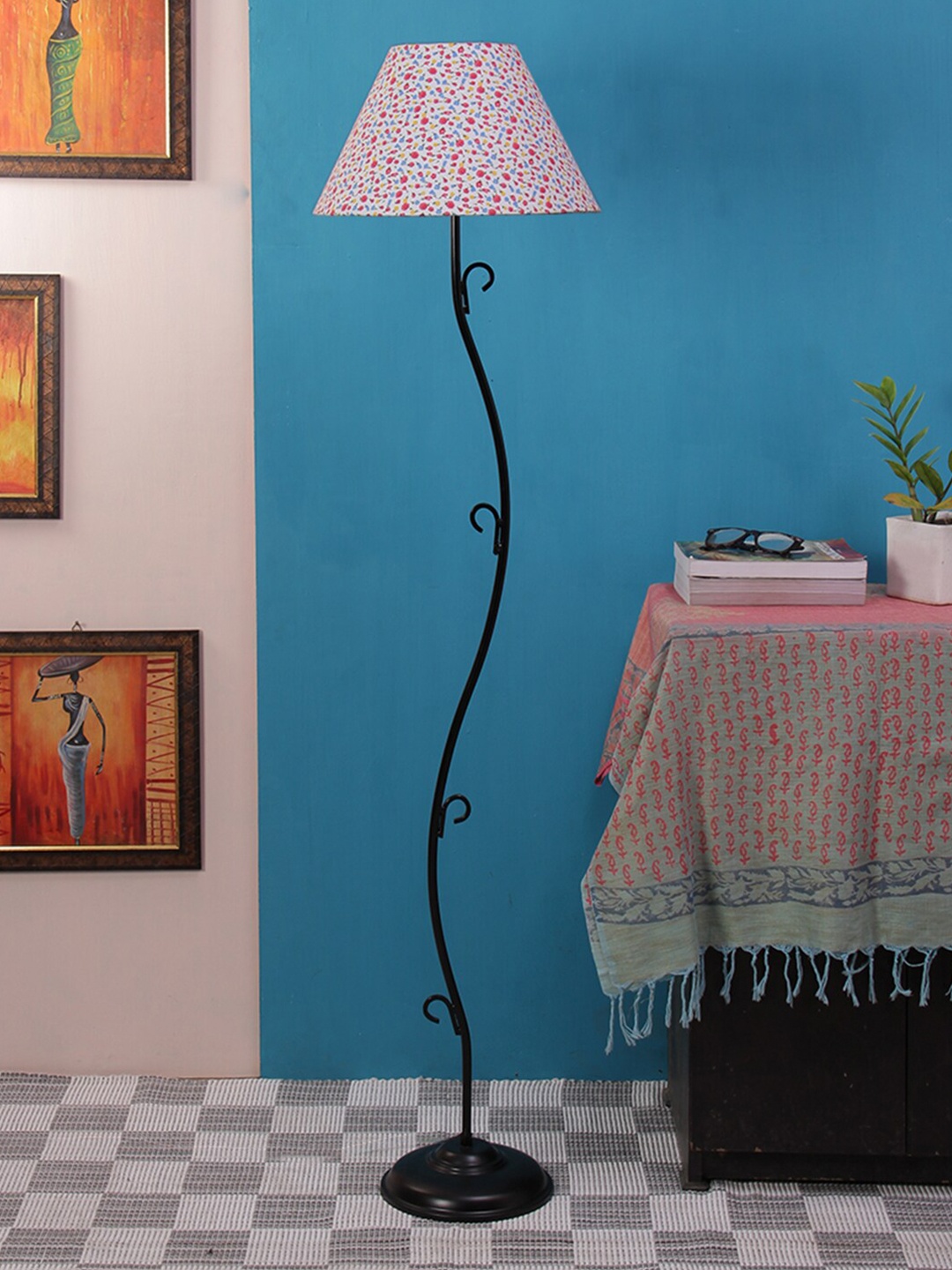 

Devansh White & Pink Printed Traditional Club Lamp with Shade