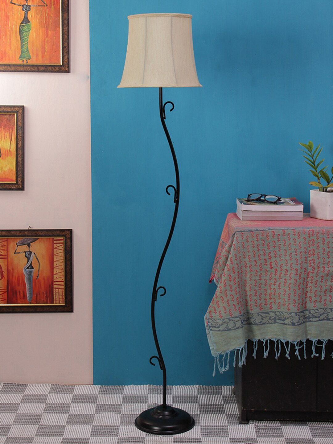 

Devansh Off-White Solid Traditional Club Lamp with Shade