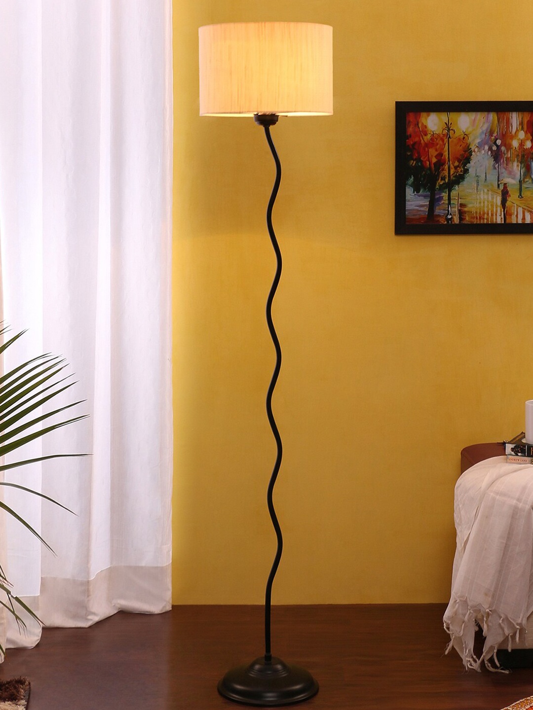 

Devansh Off-White & Black Self Design Traditional Club Lamp with Shade