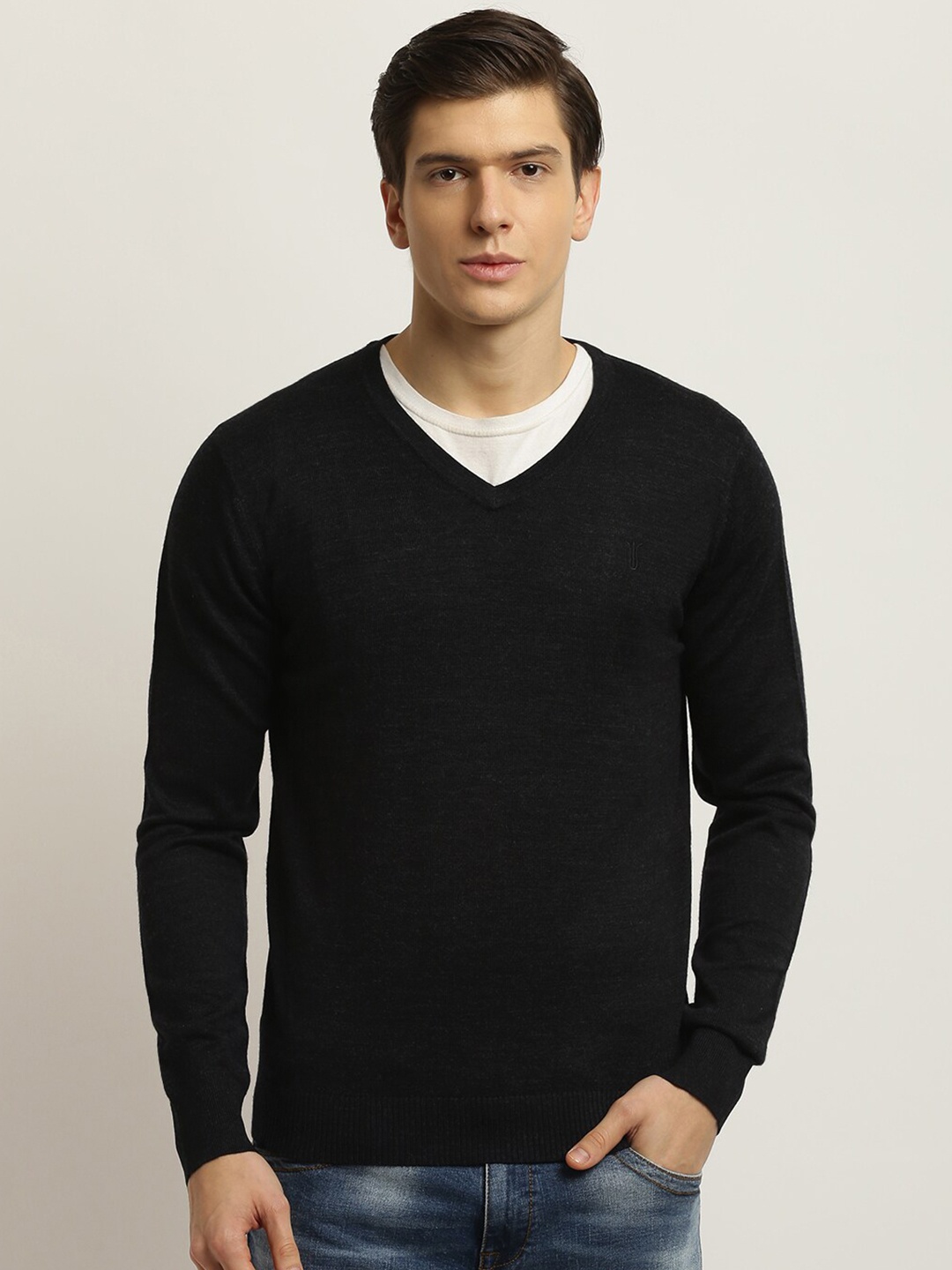 

Bruun & Stengade Men Charcoal Self Design V-Neck T-shirt