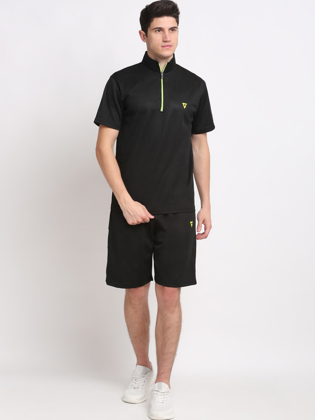 

GRIFFEL Men Black Solid T-shirt with Shorts