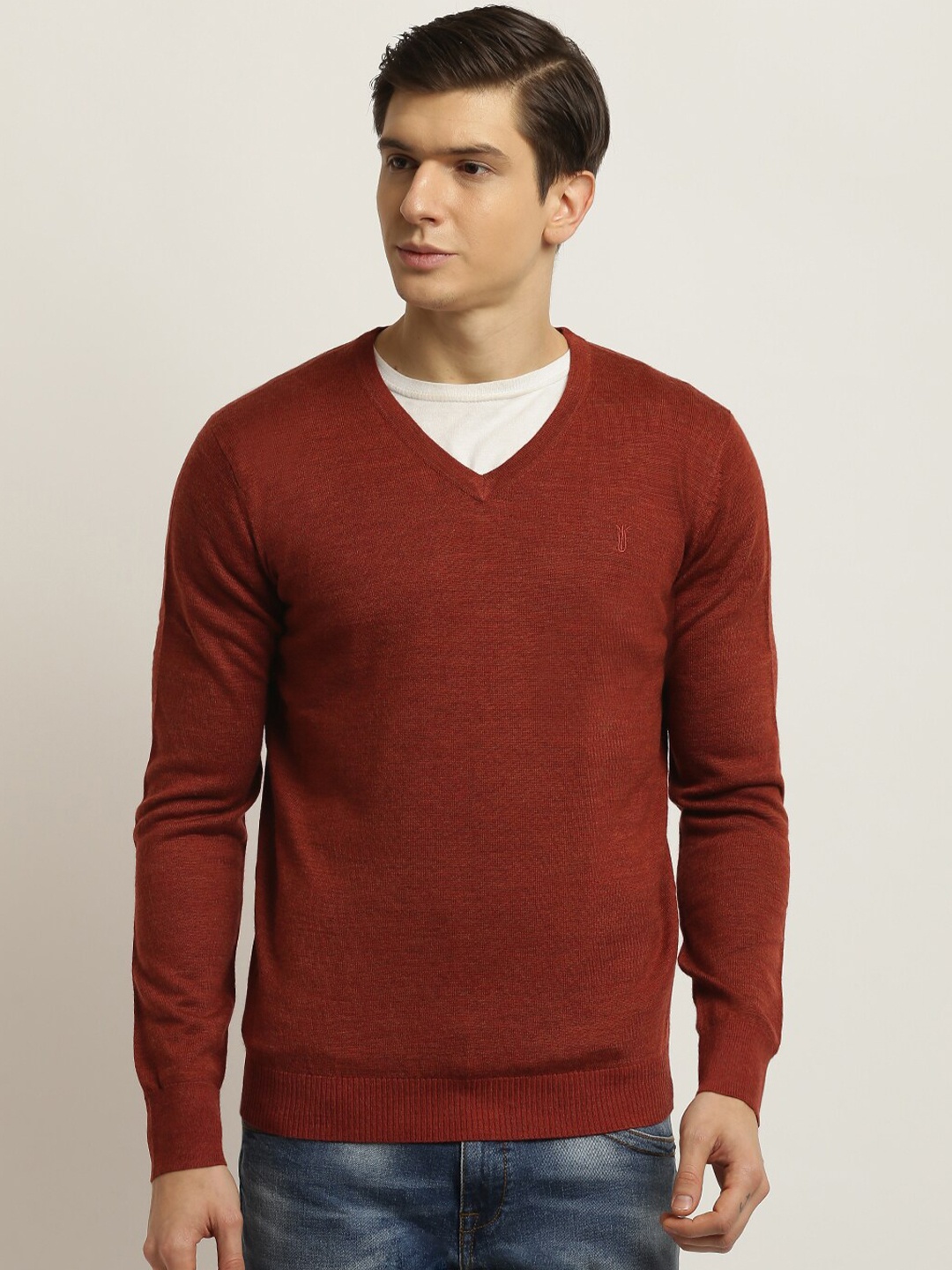 

Bruun & Stengade Men Charcoal Solid V-Neck T-shirt