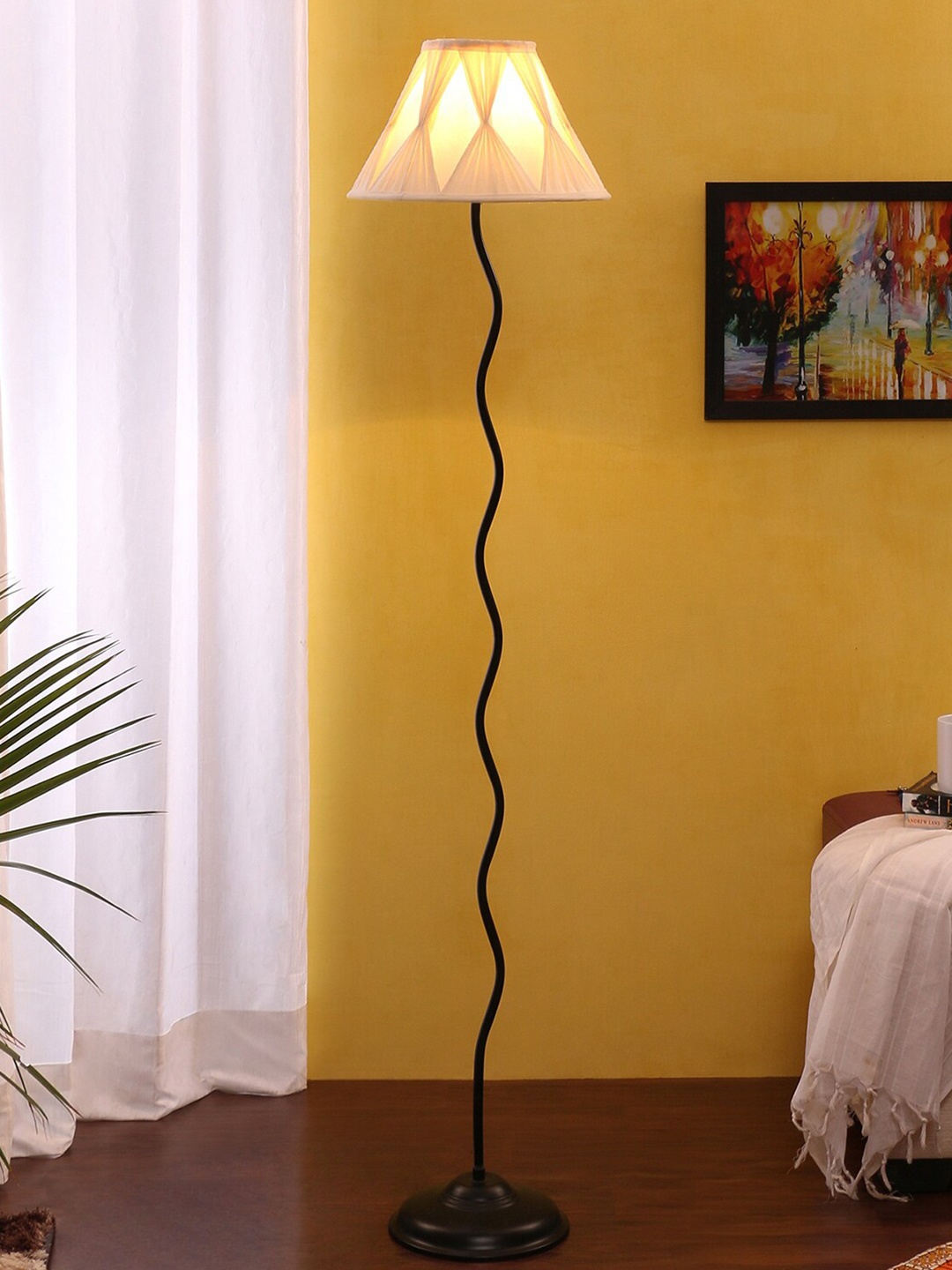 

Devansh Off-White & Black Self Design Traditional Club Lamp with Shade