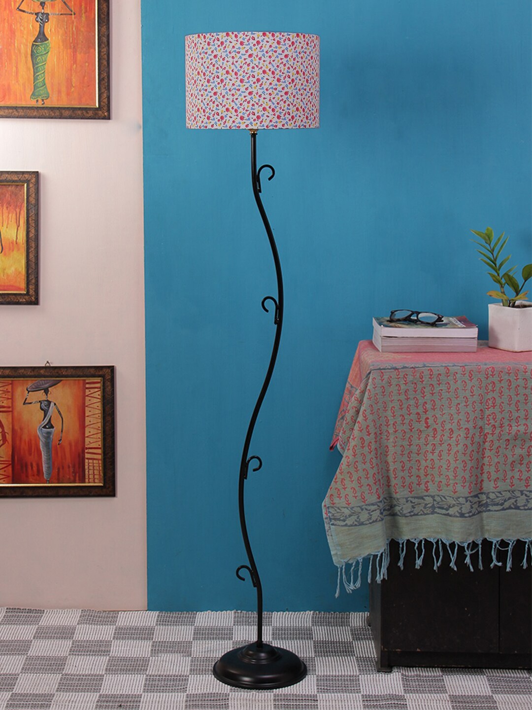 

Devansh White & Pink Printed Traditional Club Lamp with Shade