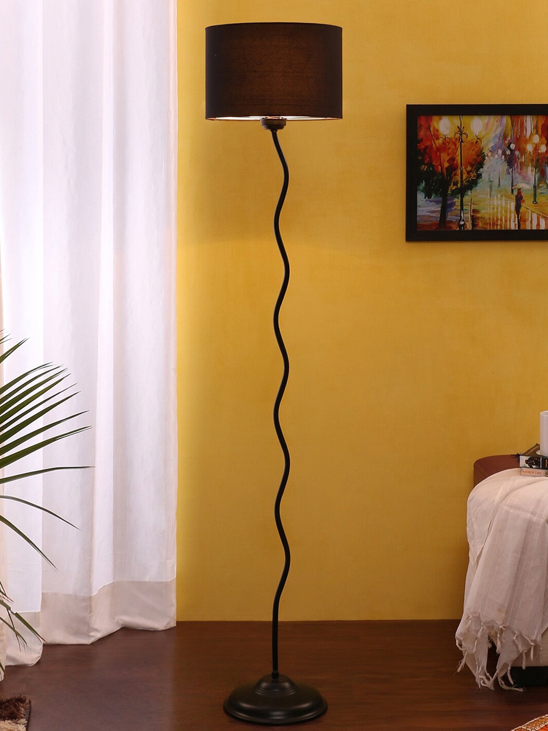 

Devansh Black Solid Traditional Club Lamp with Shade