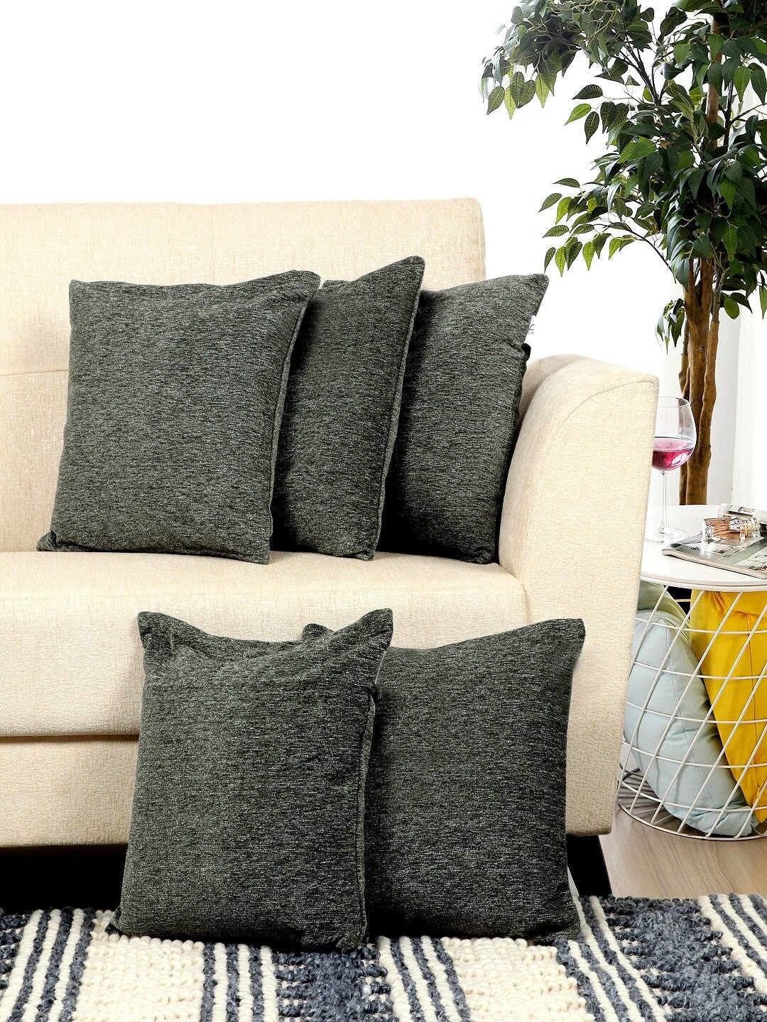 

BELLA TRUE Green Set of 5 Self Design Square Cushion Covers
