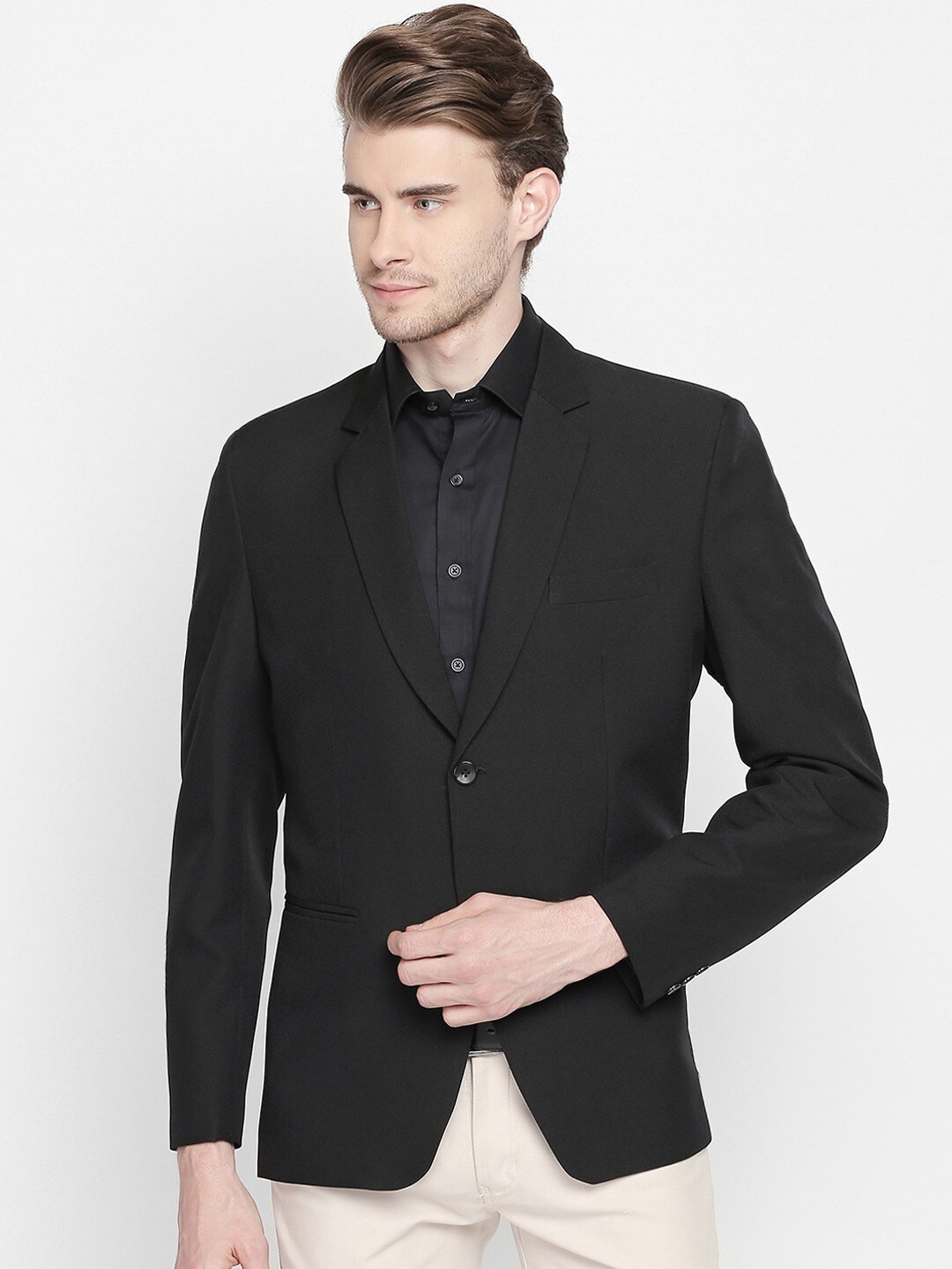 

Blacksmith Men Black Solid Single-Breasted Formal Blazer