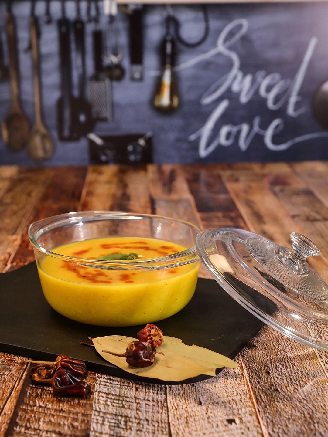 

GOODHOMES Transparent Round Glass Serving Bowl with Glass Lid