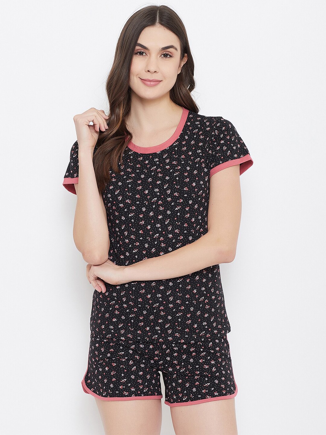 

Clovia Women Black & White Printed Night suit
