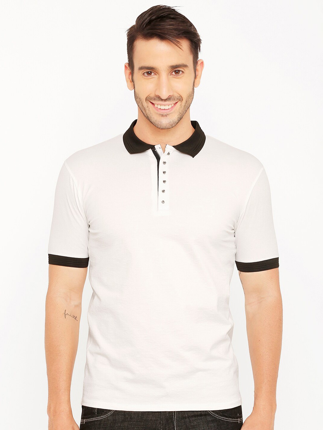 

Rex Straut Jeans Men White Solid Henley Neck T-shirt