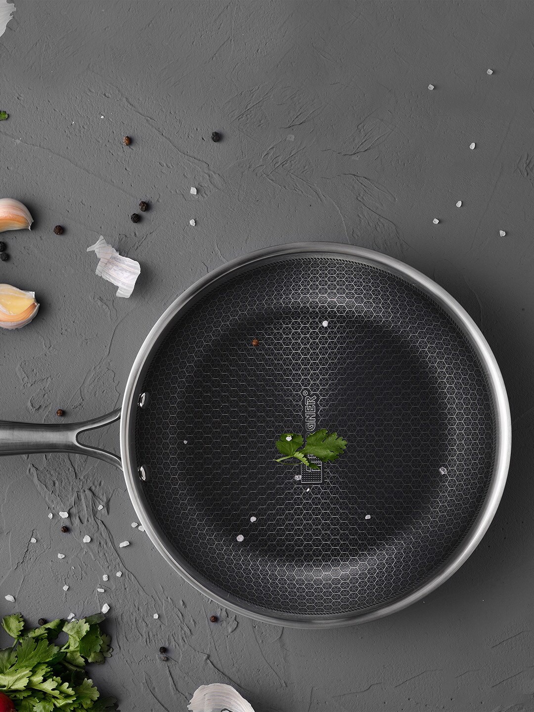 

BERGNER Hitech TriPly Induction Bottom Non-Stick Wok With Lid 4.5 L, Silver