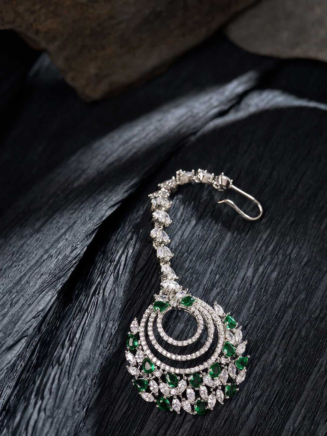Saraf RS Jewellery Silver-Plated White & Green AD-Studded Handcrafted Maang Tika