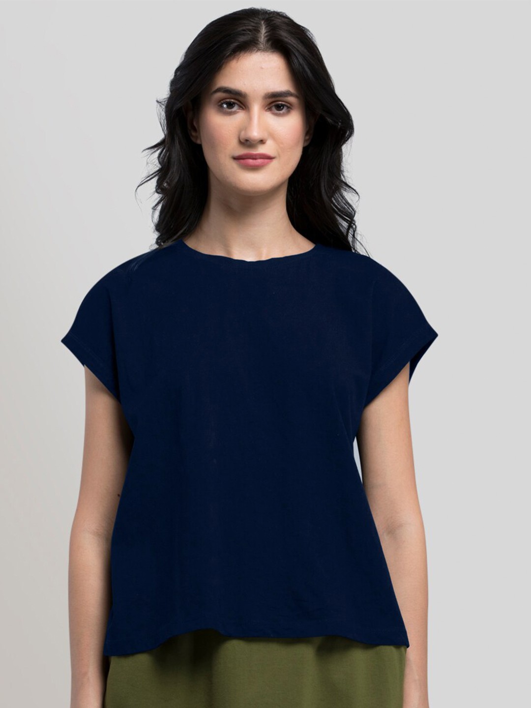 

FableStreet Women Blue Solid Round Neck T-shirt