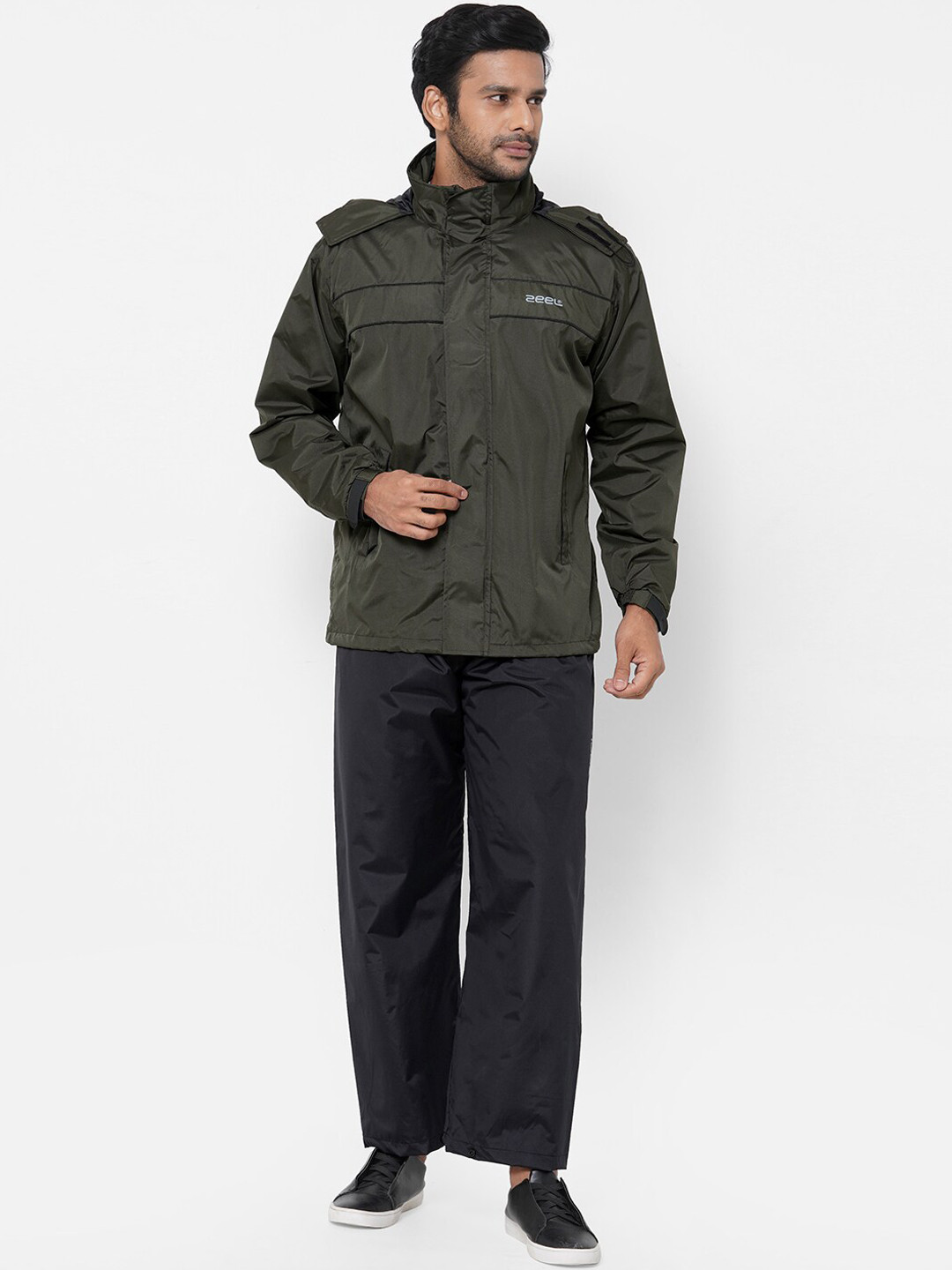 

Zeel Men Olive Green & Black Solid Seam Sealed Rain Suit