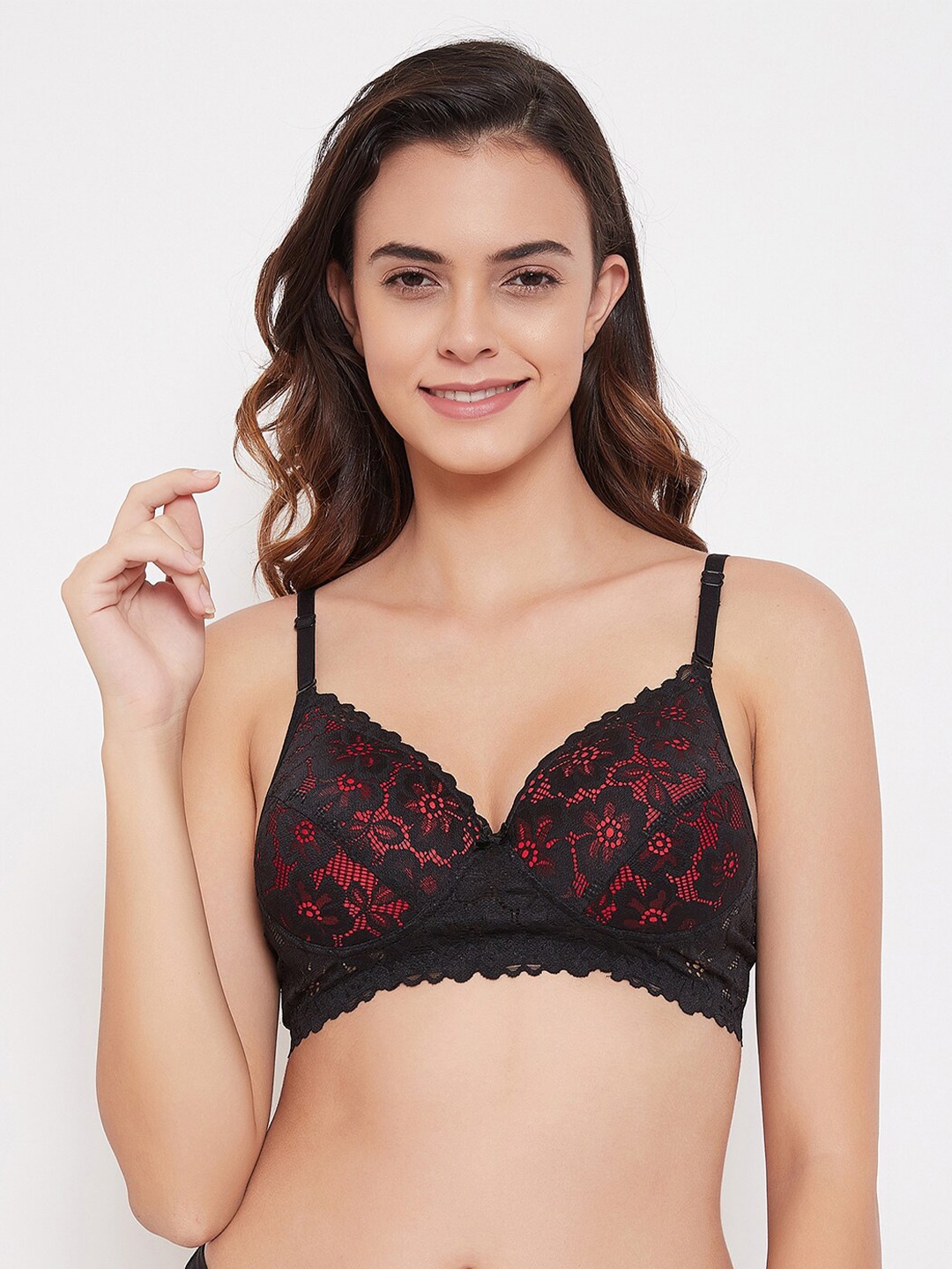 

Clovia Black & Red Lace Non-Wired Lightly Padded Push-Up Bra